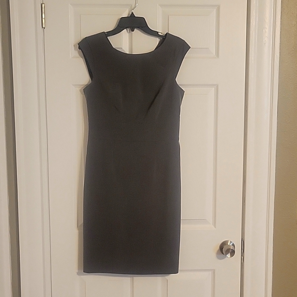 BEAUTIFUL dark gray, size 6, classy dress